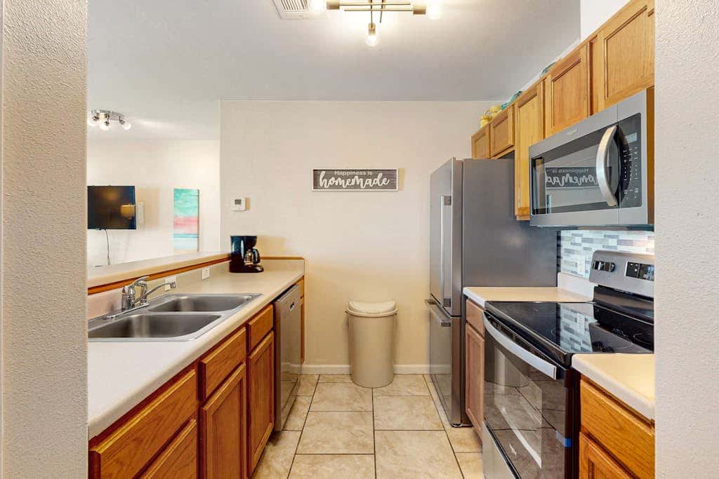 Leeward Isles 9303 - Pool, Walk to Beach, Dogs OK