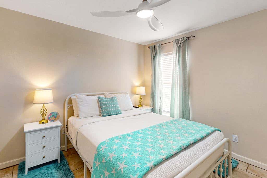 Leeward Isles 9303 - Pool, Walk to Beach, Dogs OK