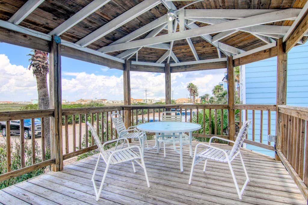 Leeward Isles 9303 - Pool, Walk to Beach, Dogs OK