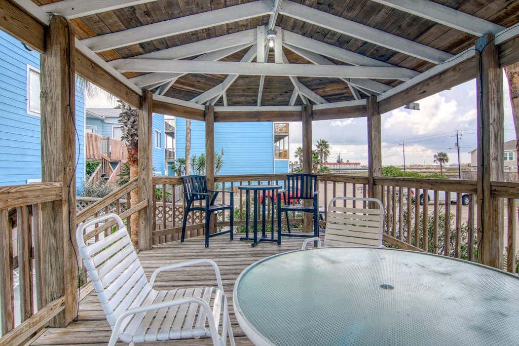 Leeward Isles 9303 - Pool, Walk to Beach, Dogs OK