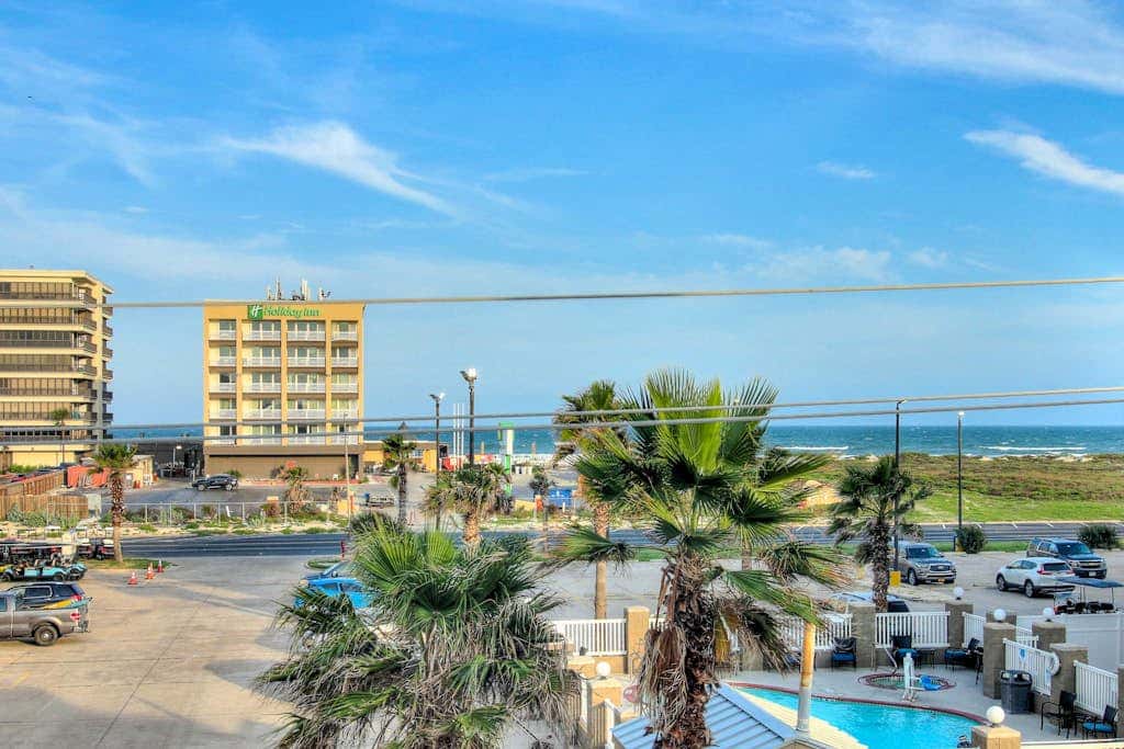 Leeward Isles 9303 - Pool, Walk to Beach, Dogs OK