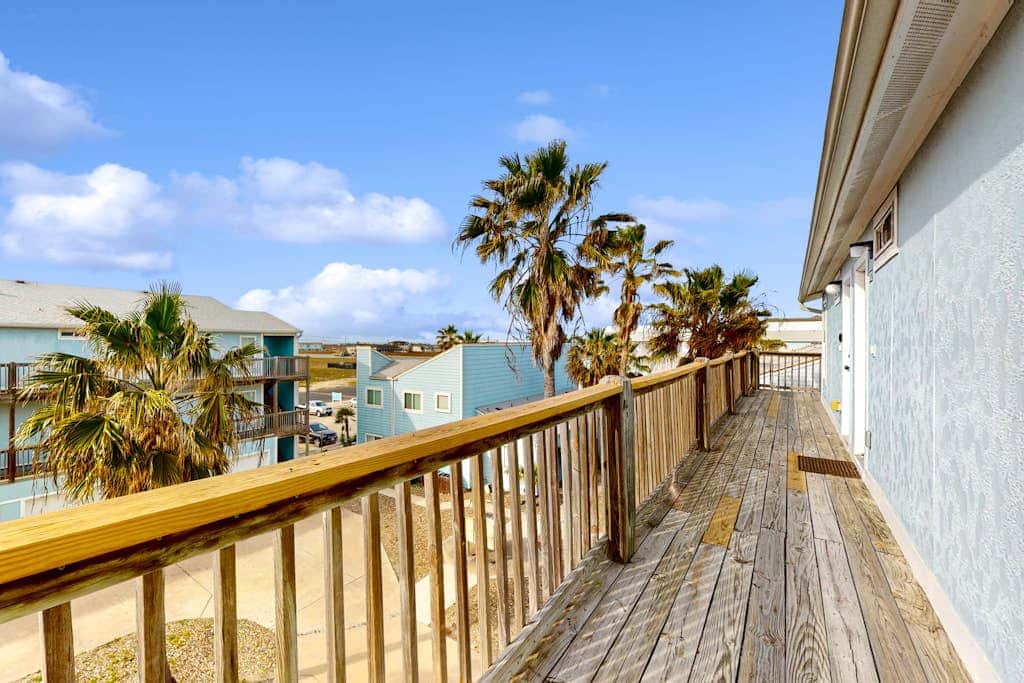 Leeward Isles 9303 - Pool, Walk to Beach, Dogs OK