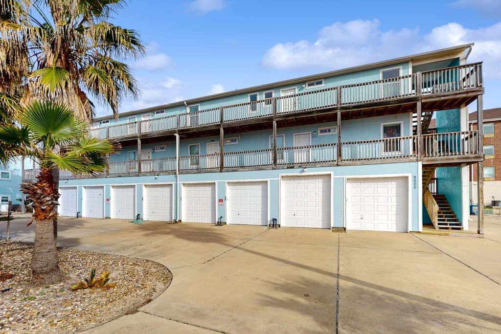 Leeward Isles 9303 - Pool, Walk to Beach, Dogs OK