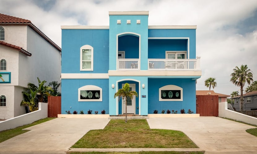Elegant island home with private pool & spa, AC - 1 block to beach