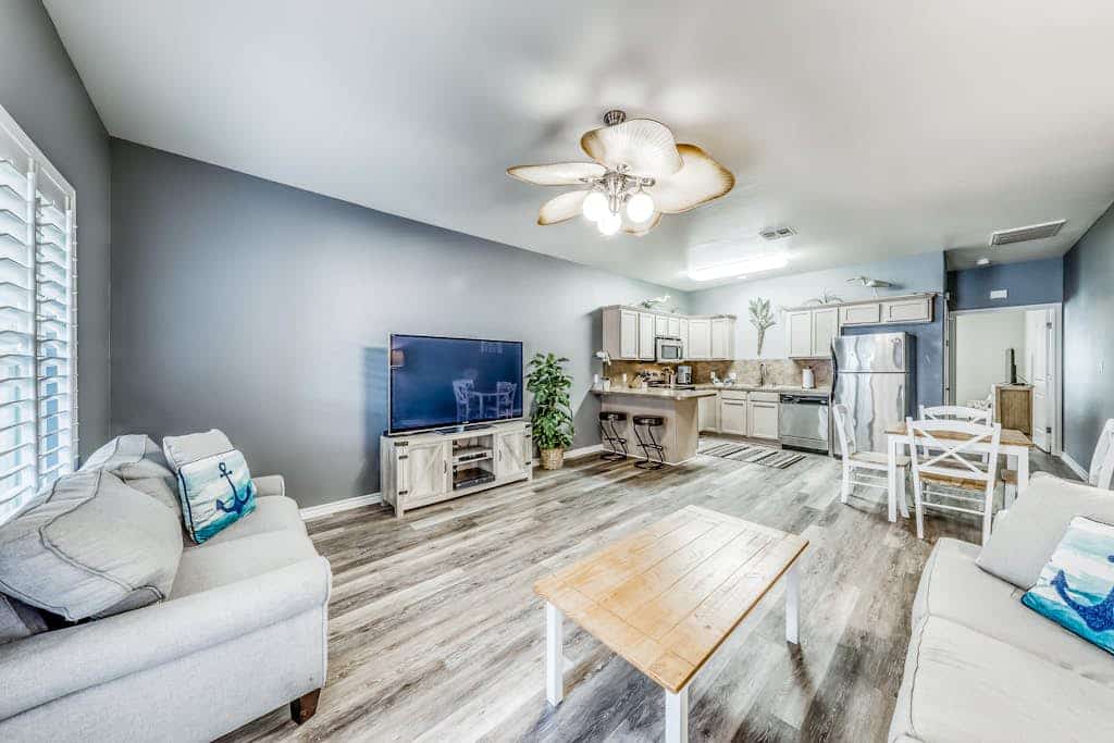 Palm Bay 504 - Heated Pool & Dog-Friendly