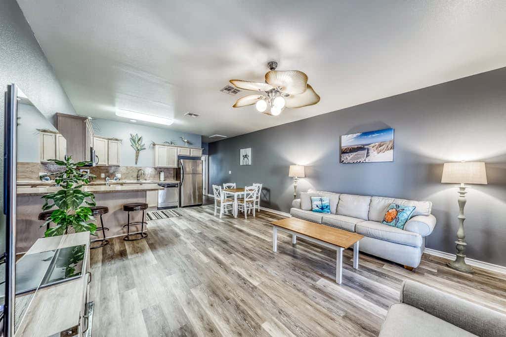 Palm Bay 504 - Heated Pool & Dog-Friendly