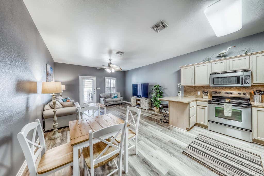 Palm Bay 504 - Heated Pool & Dog-Friendly