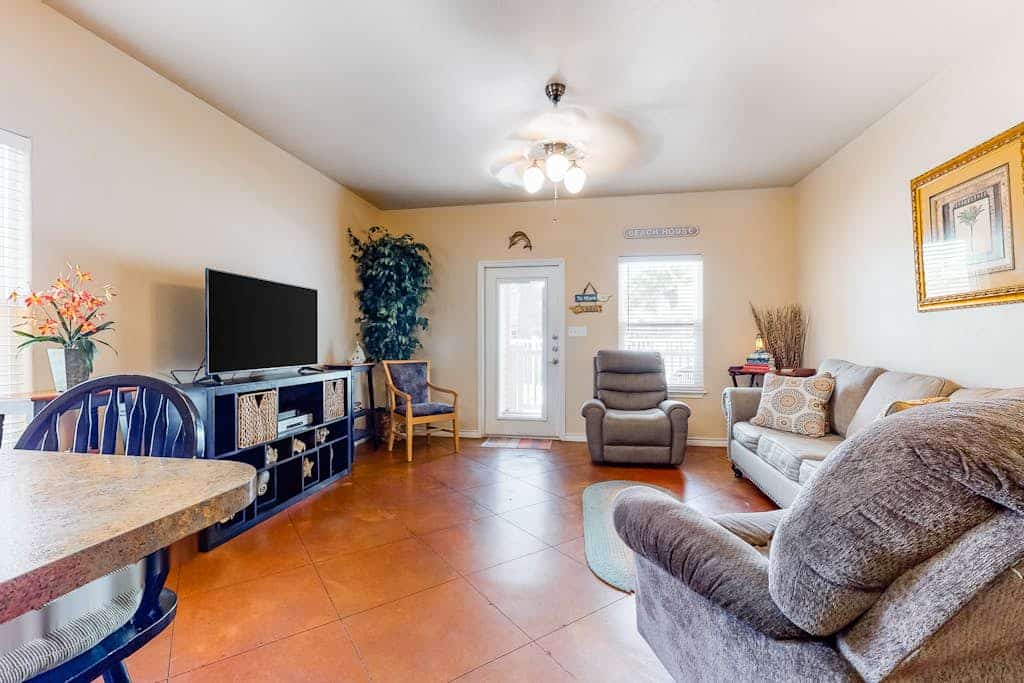 Palm Bay 401 - Heated Pool, Grill & Dogs OK