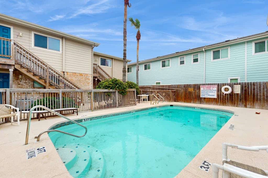 Cozy Condo w/ Free WiFi, Central A/C, a Private Washer/Dryer, & a Shared Pool