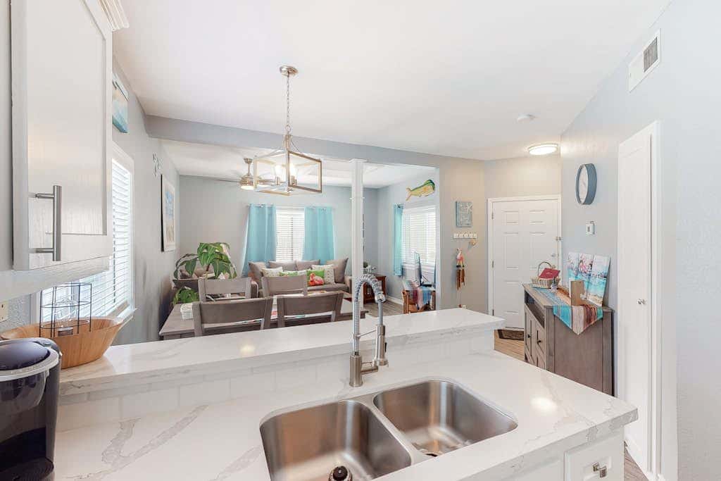 Leeward Isles 305