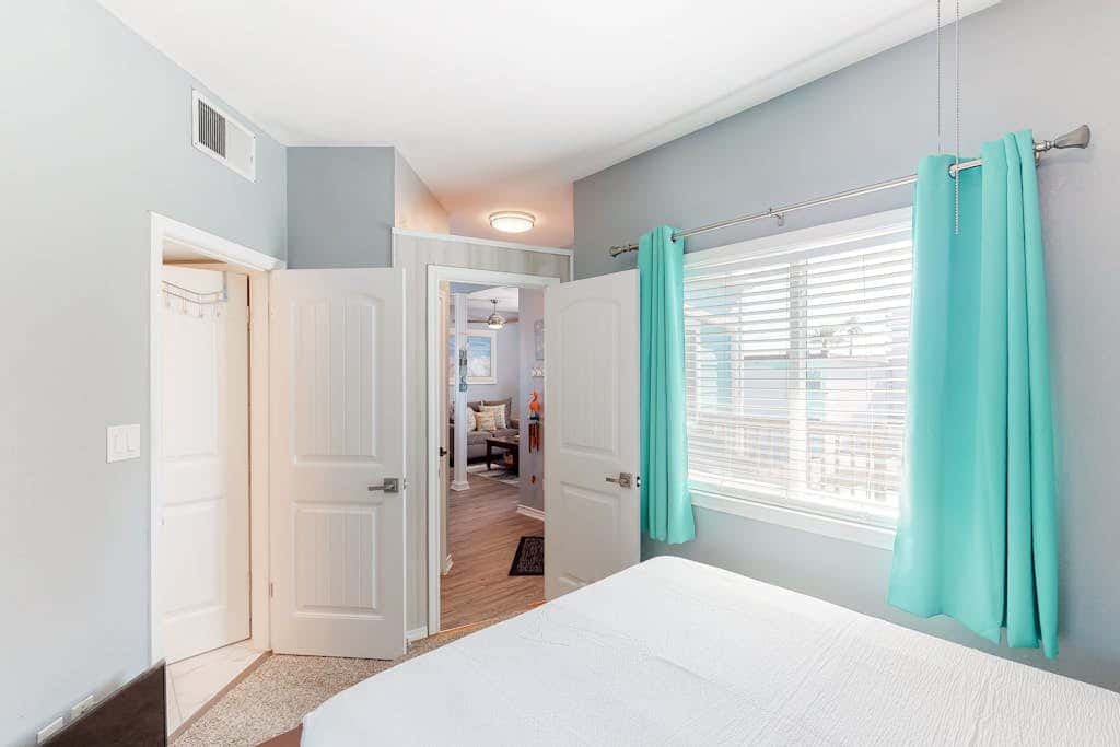 Leeward Isles 305