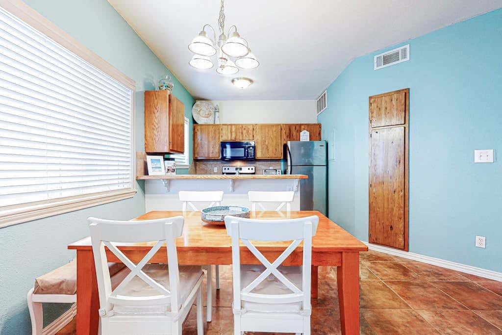 Leeward Isles - Lyla's Beach Getaway