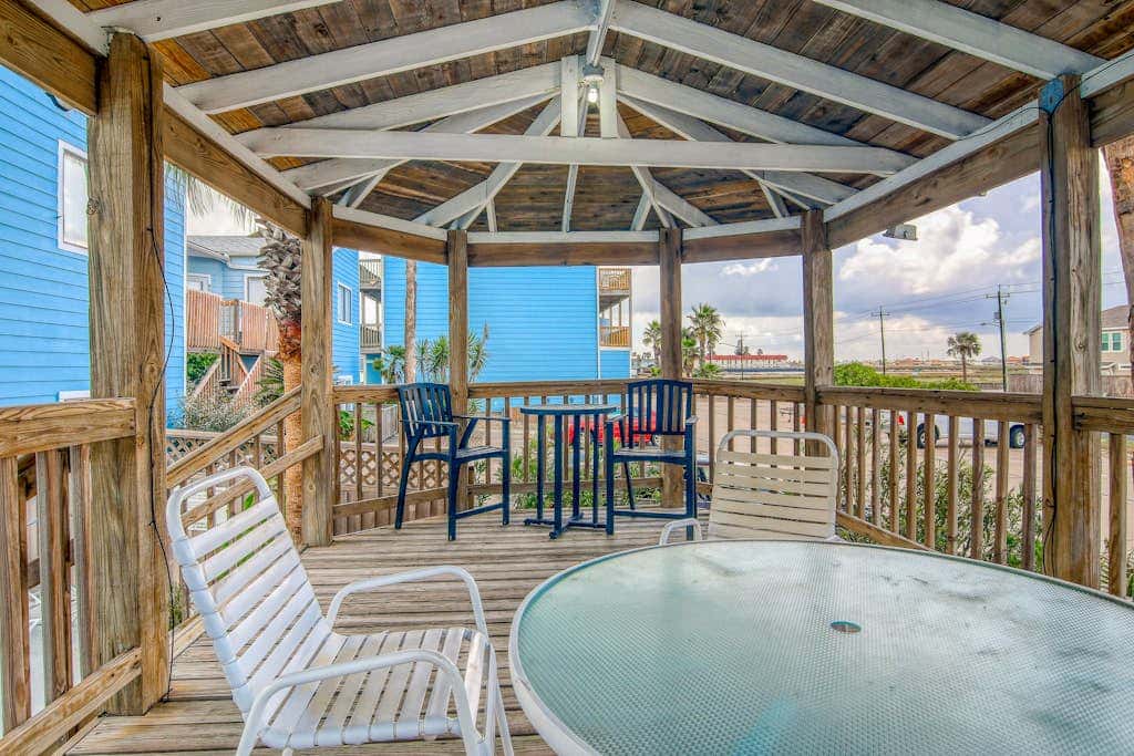 Leeward Isles - Lyla's Beach Getaway