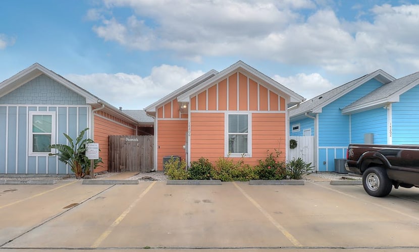 Dog-friendly coastal cottage near the water with private yard, outdoor pool, W/D