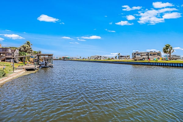 The Seahorse Cottage | Canal front house in Corpus Christi on the water