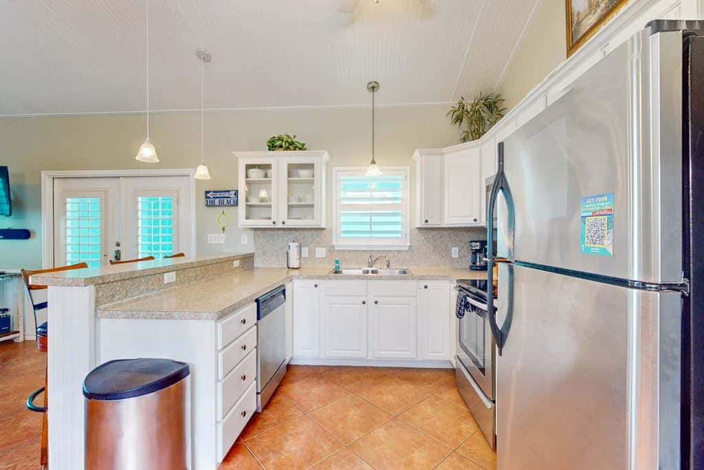 Marquesas 401 - Shared Pool, Patio & Dogs OK