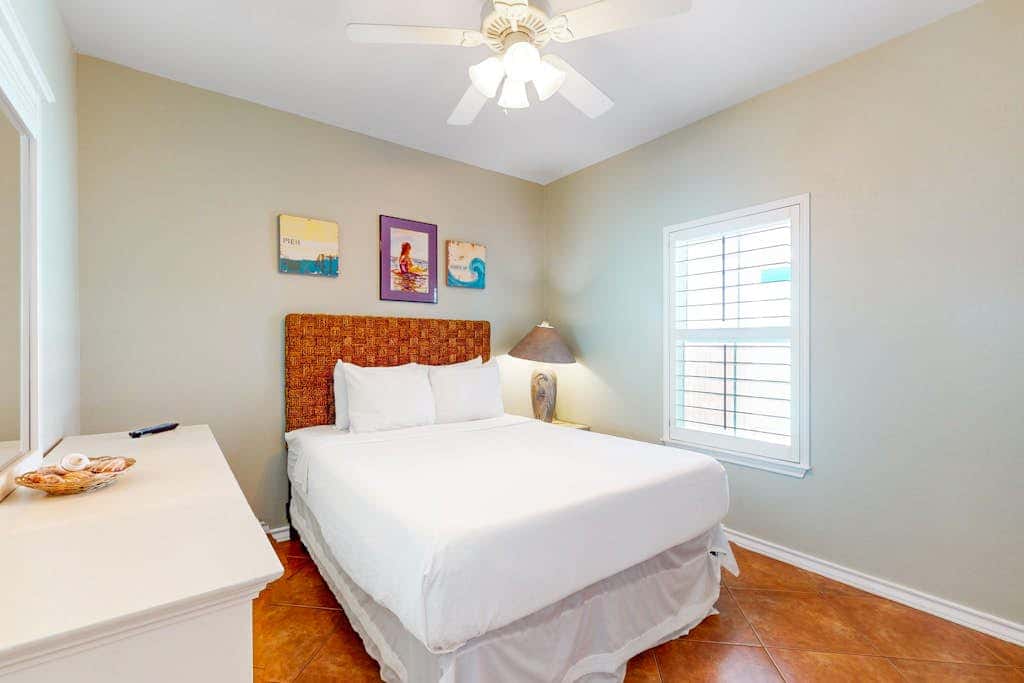 Marquesas 401 - Shared Pool, Patio & Dogs OK