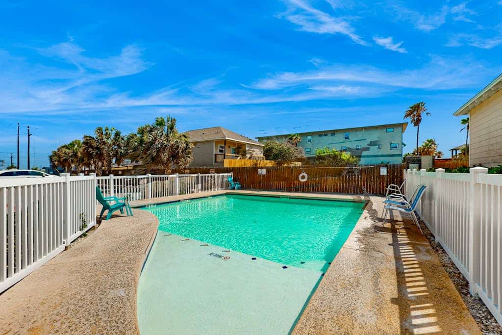 Cheerful & Dog-Friendly Coral Cove Home w/ Pool - Walk to Beach