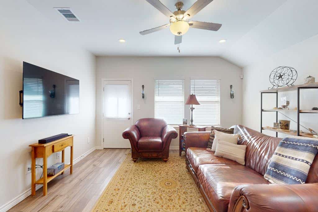Newly Remodeled Beach Home with enclosed backyard, gas grill & great location