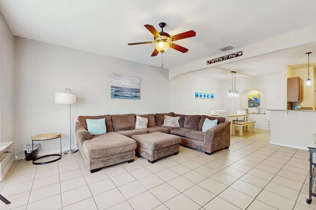 Cay Getaway - Private Balcony & Shared Pool