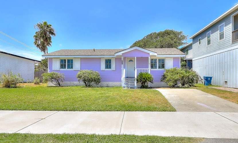 Centrally located home with fenced yard, W/D, and WiFi
