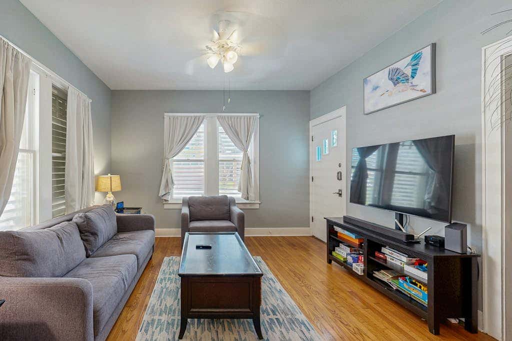 Sea Glass Cottage - Dog-Friendly, Near the Beach