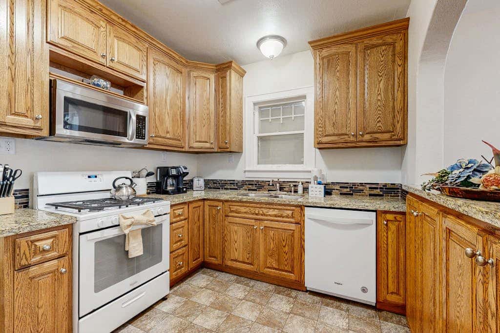 Sea Glass Cottage - Dog-Friendly, Near the Beach