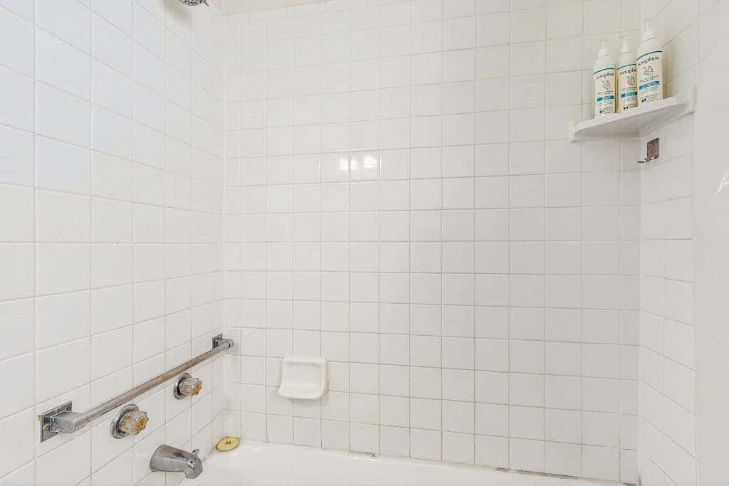 Sea Glass Cottage - Dog-Friendly, Near the Beach