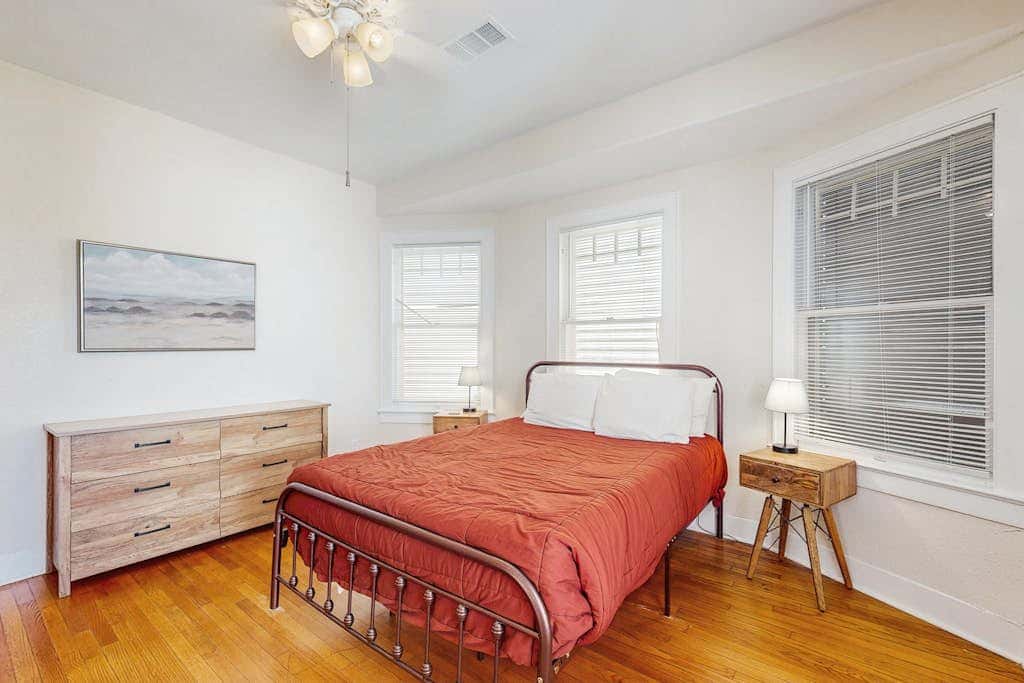 Sea Glass Cottage - Dog-Friendly, Near the Beach