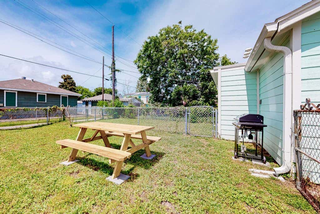 Sea Glass Cottage - Dog-Friendly, Near the Beach