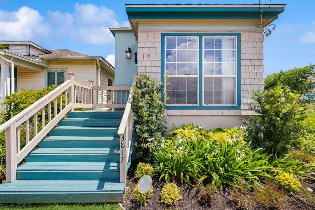 Seashell Shack - Cozy Galveston Home, Fenced Yard