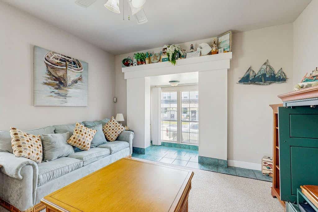 Cozy Home with Free Internet, Central AC, Washer & Dryer - Snowbird-Friendly