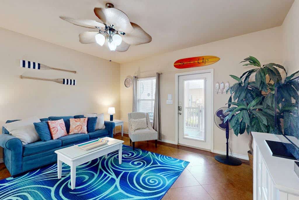 Palm Bay 304 - Lagoon Pool & Private Patio
