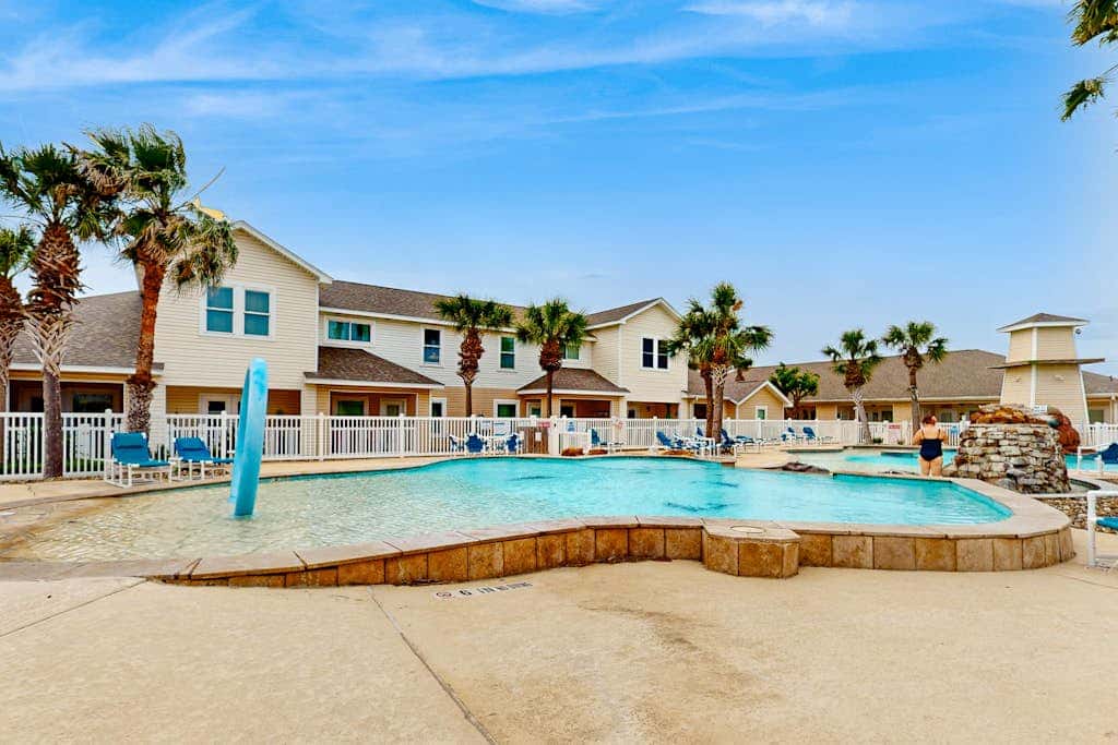 Palm Bay 304 - Lagoon Pool & Private Patio
