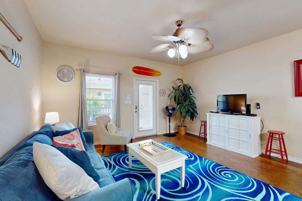 Palm Bay 304 - Lagoon Pool & Private Patio