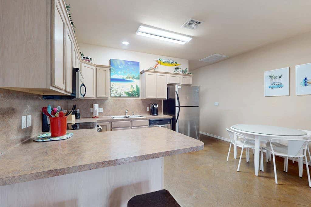 Palm Bay 304 - Lagoon Pool & Private Patio