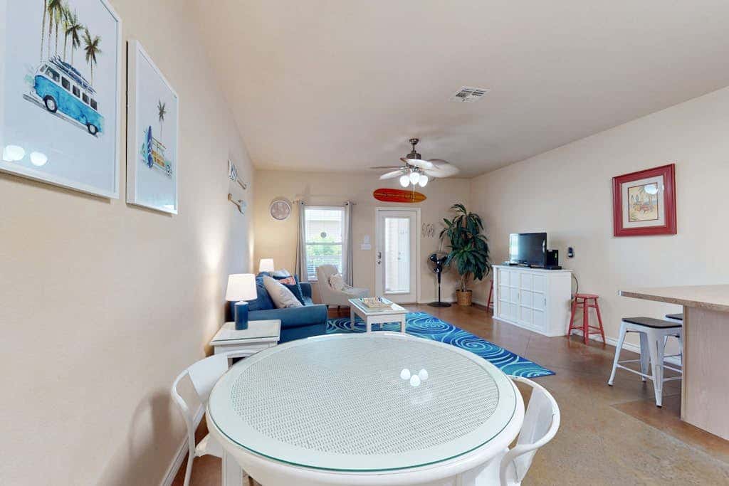 Palm Bay 304 - Lagoon Pool & Private Patio