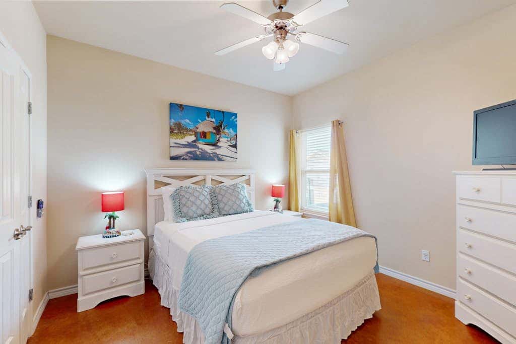 Palm Bay 304 - Lagoon Pool & Private Patio