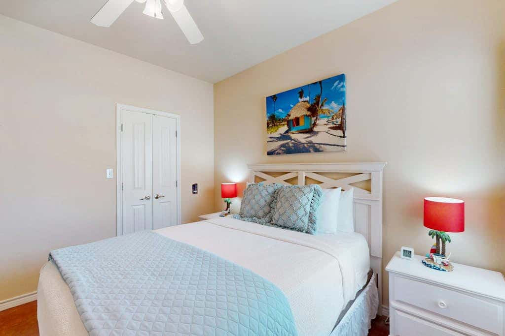 Palm Bay 304 - Lagoon Pool & Private Patio