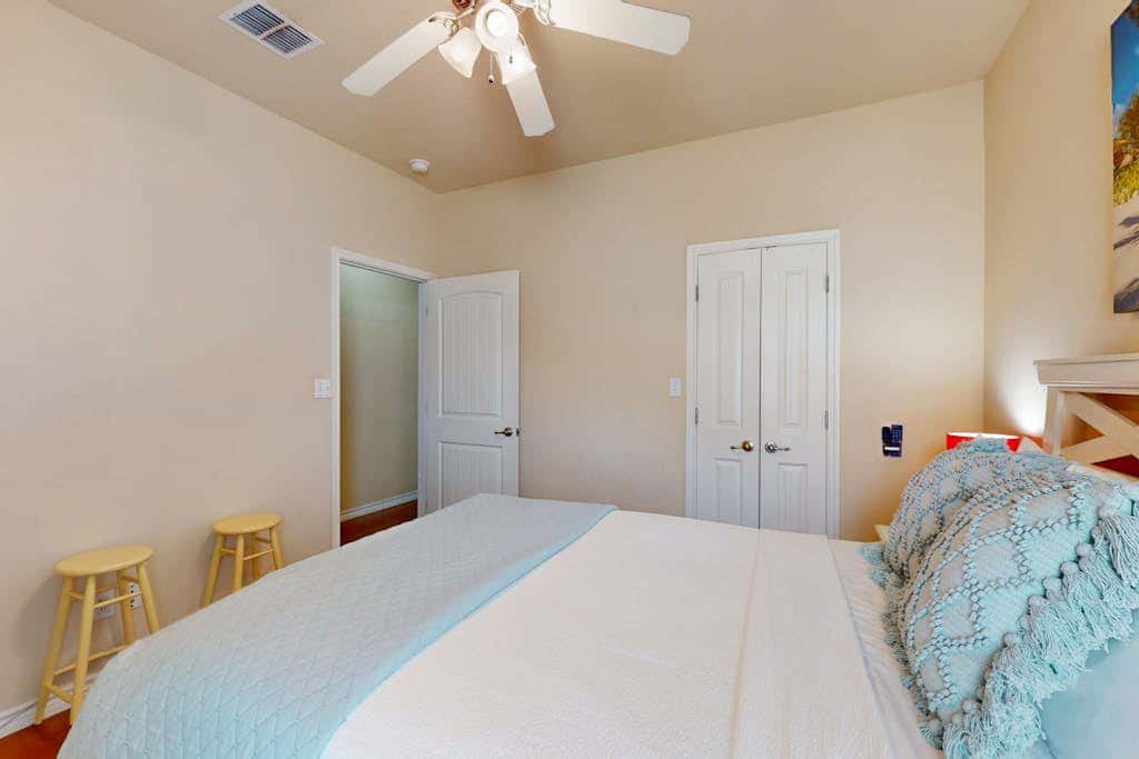 Palm Bay 304 - Lagoon Pool & Private Patio