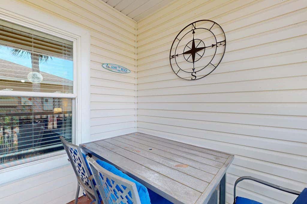 Palm Bay 304 - Lagoon Pool & Private Patio
