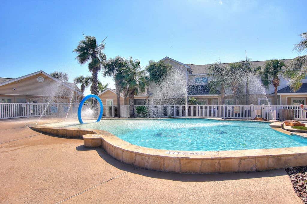Palm Bay 304 - Lagoon Pool & Private Patio