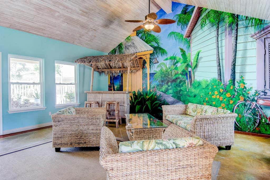 Palm Bay 304 - Lagoon Pool & Private Patio