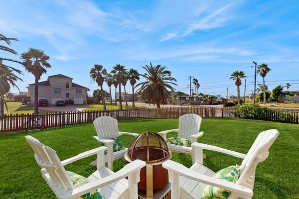 Historical house with rooftop deck, porch, chef's kitchen, & W/Ds - dog-friendly