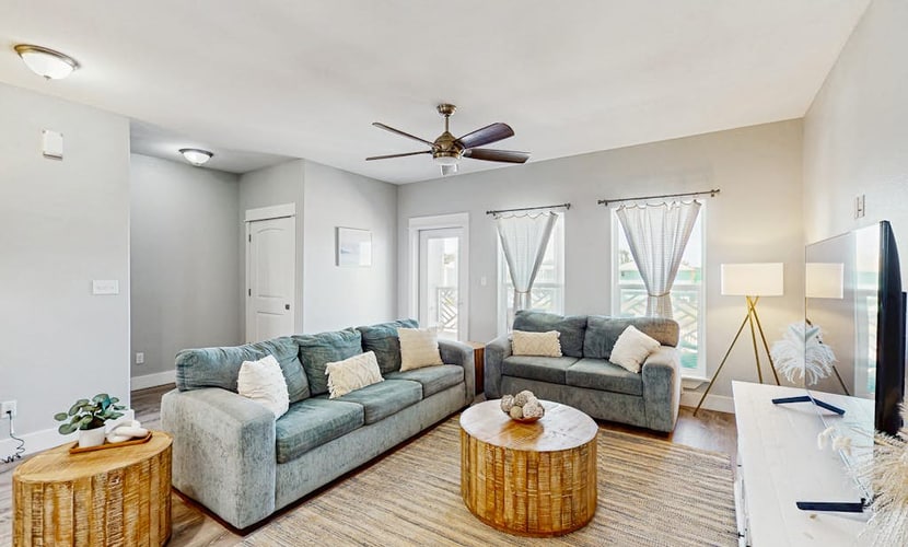 Stunning condo with 4 bedrooms and 4 bathrooms!
