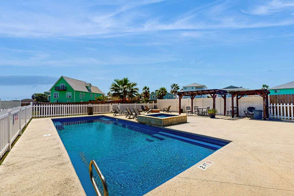 Stunning condo with 4 bedrooms and 4 bathrooms!