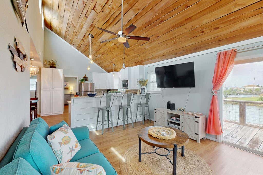 Bay Breeze House