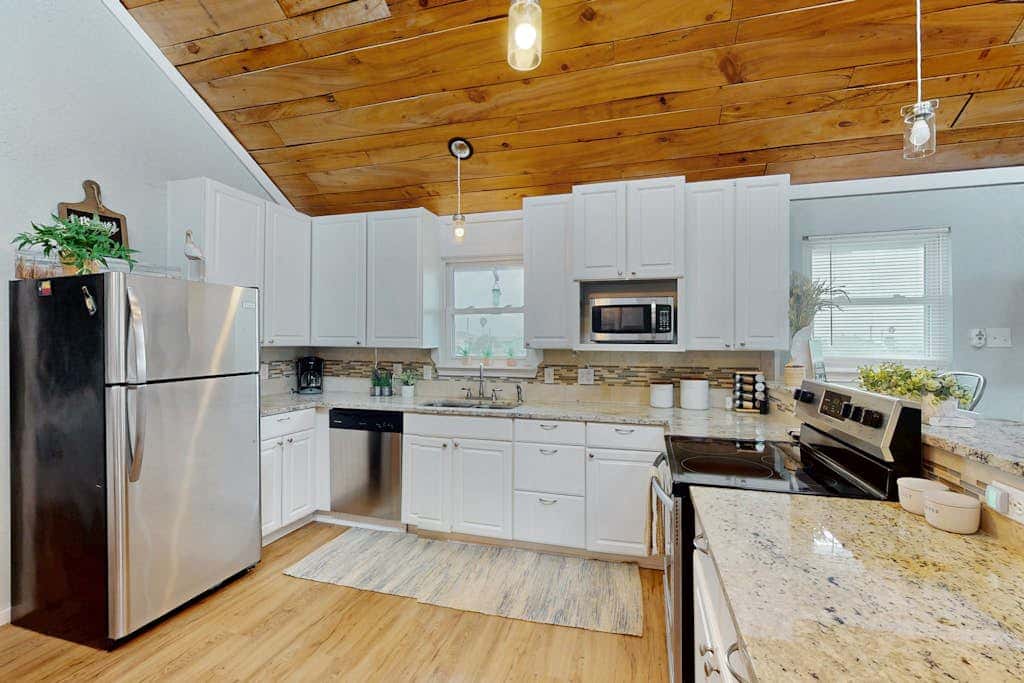 Bay Breeze House