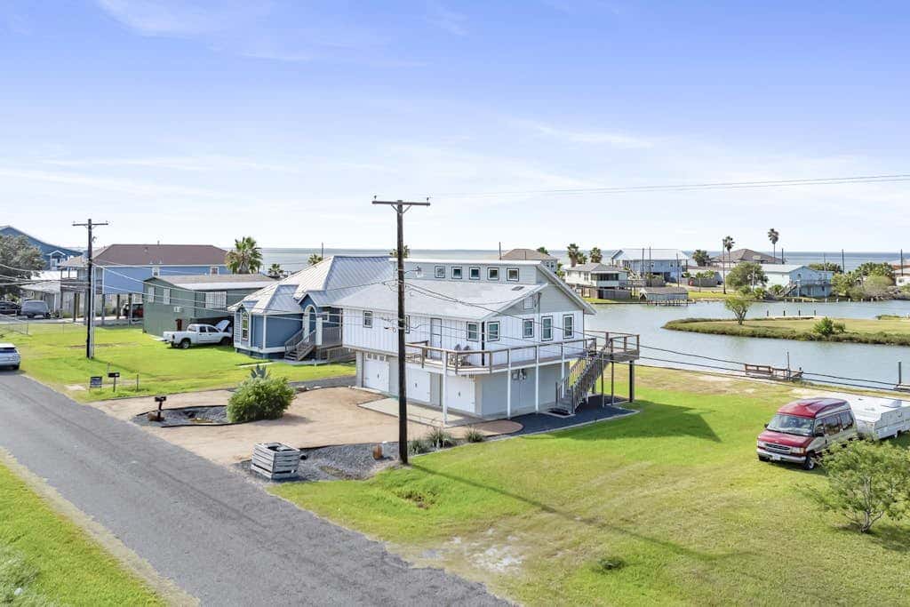 Bay Breeze House