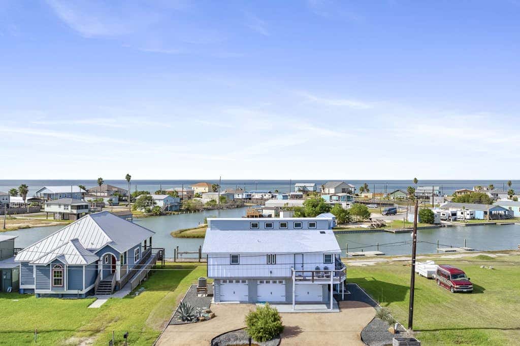 Bay Breeze House